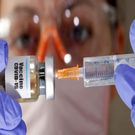 La Agencia francesa del Medicamento confirma que las trombosis son consecuencia de la vacuna de AstraZeneca