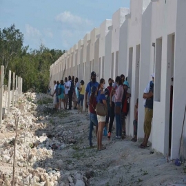 Invasores acuerdan retirarse de viviendas de fraccionamiento en Cozumel