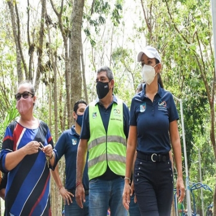 Intensa labor de servicios públicos contribuye al embellecimiento de Puerto Morelos