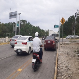 Playa del Carmen: Automovilistas invaden ciclovía de Villas del Sol