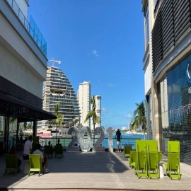 Plazas comerciales ignoran a las colonias populares de Cancún