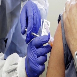 Miles de pacientes vacunados informan que su piel se ‘derrite literalmente’: los médicos están desconcertados