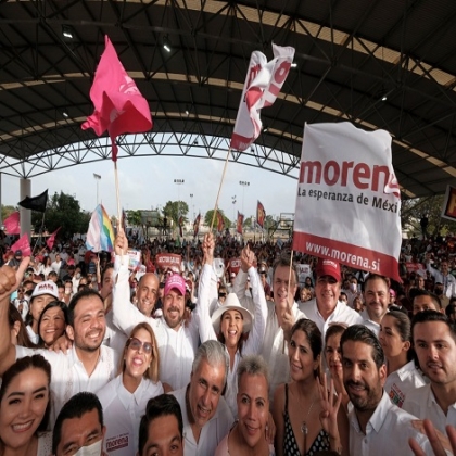 *En visita a Cancún, el Canciller Marcelo Ebrard destacó que Mara Lezama es una persona comprometida, íntegra y que se preocupa por la gente. Se sumaron al respaldo senadores y diputados federales.