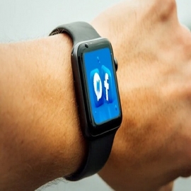 Facebook quiere monitorear tu cuerpo con un reloj inteligente; ahora va por tus datos biométricos