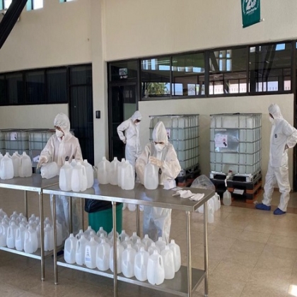 El Gobierno del Estado adquirió miles de litros de gel antibacterial con 70% de alcohol para distribuir en los principales hospitales de Yucatán