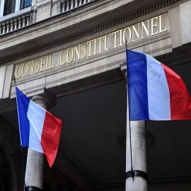 La cosa pinta mal: El Constitucional francés avala el “Pasaporte COVID”