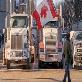 Justin Trudeau se esconde ante la protesta de camioneros contra restricciones