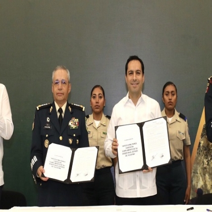 El Gobernador Mauricio Vila Dosal firma acuerdo de colaboración con las fuerzas armadas
