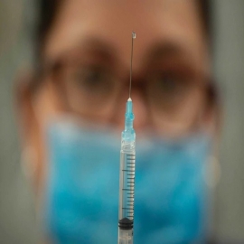 Vacuna contra el coronavirus de UQ y CSL abandonada después de la respuesta al VIH que los científicos dicen que fue 'inesperada'