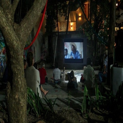 Reinician las actividades del cine móvil en la biblioteca de Playa del Carmen