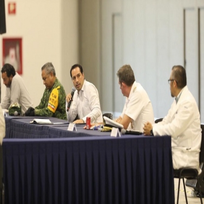 El Gobernador Mauricio Vila Dosal y representantes de hospitales públicos y privados refrendan trabajo coordinado para cuidar de la salud de los yucatecos