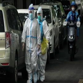 EE.UU insiste en el origen chino del coronavirus: ahora el FBI da su teoría