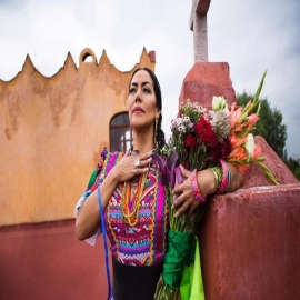 Lila Downs y su folclor mexicano vuelve a los escenarios en concierto híbrido