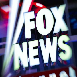 Fox News se alinea con la ideología de género y promueve infancia trans