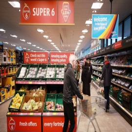 Los supermercados británicos comienzan a racionar las verduras mientras los sindicatos agrícolas dicen que el Reino Unido debe «tomar el mando» de la producción de alimentos