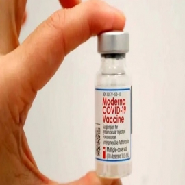 Todos los que reciben vacunas COVID forman parte de un experimento, confirma accidentalmente un representante de Moderna