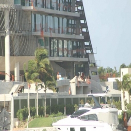 Siguen construyendo en Puerto Cancún por temor a demanda de trabajadores