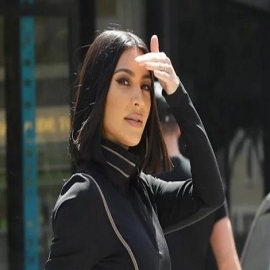 Kim Kardashian deslumbra con figura 'curvy' en ajustado conjunto negro