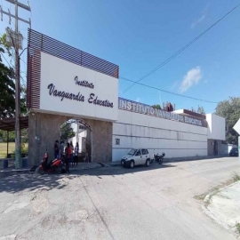 Chetumal: “Escuela patito” deja a estudiantes sin títulos y cédulas profesionales