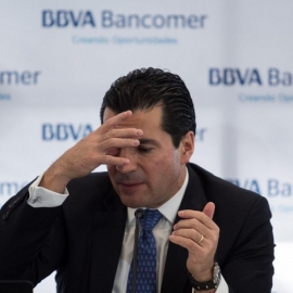 BBVA le debe $10.000 millones al SAT y busca negociar de urgencia con López Obrador