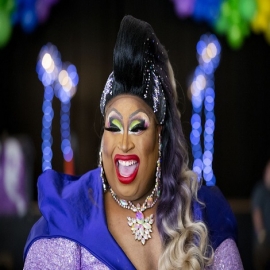Una isla británica suspende la educación sexual en sus colegios tras la clase de un ‘drag queen’
