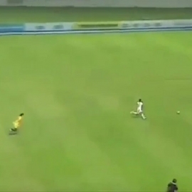 Video viral a toda velocidad: el gol al estilo Usain Bolt en Indonesia
