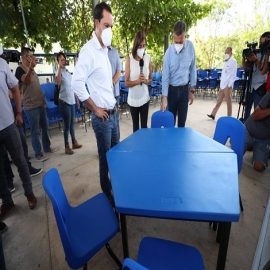 Gobierno del Estado continúa equipando escuelas públicas del estado de nivel básico con la entrega de nuevo mobiliario